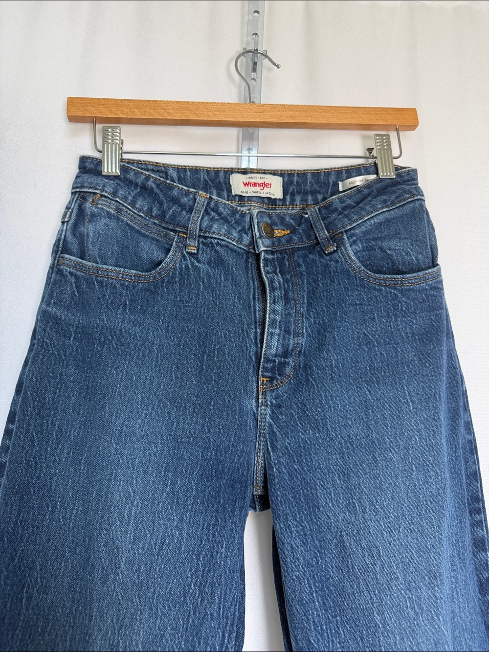 Wrangler Women's High Rise Fierce Flare Jeans Size 27 (4) Dark Wash Embroidered - Picture 5 of 12